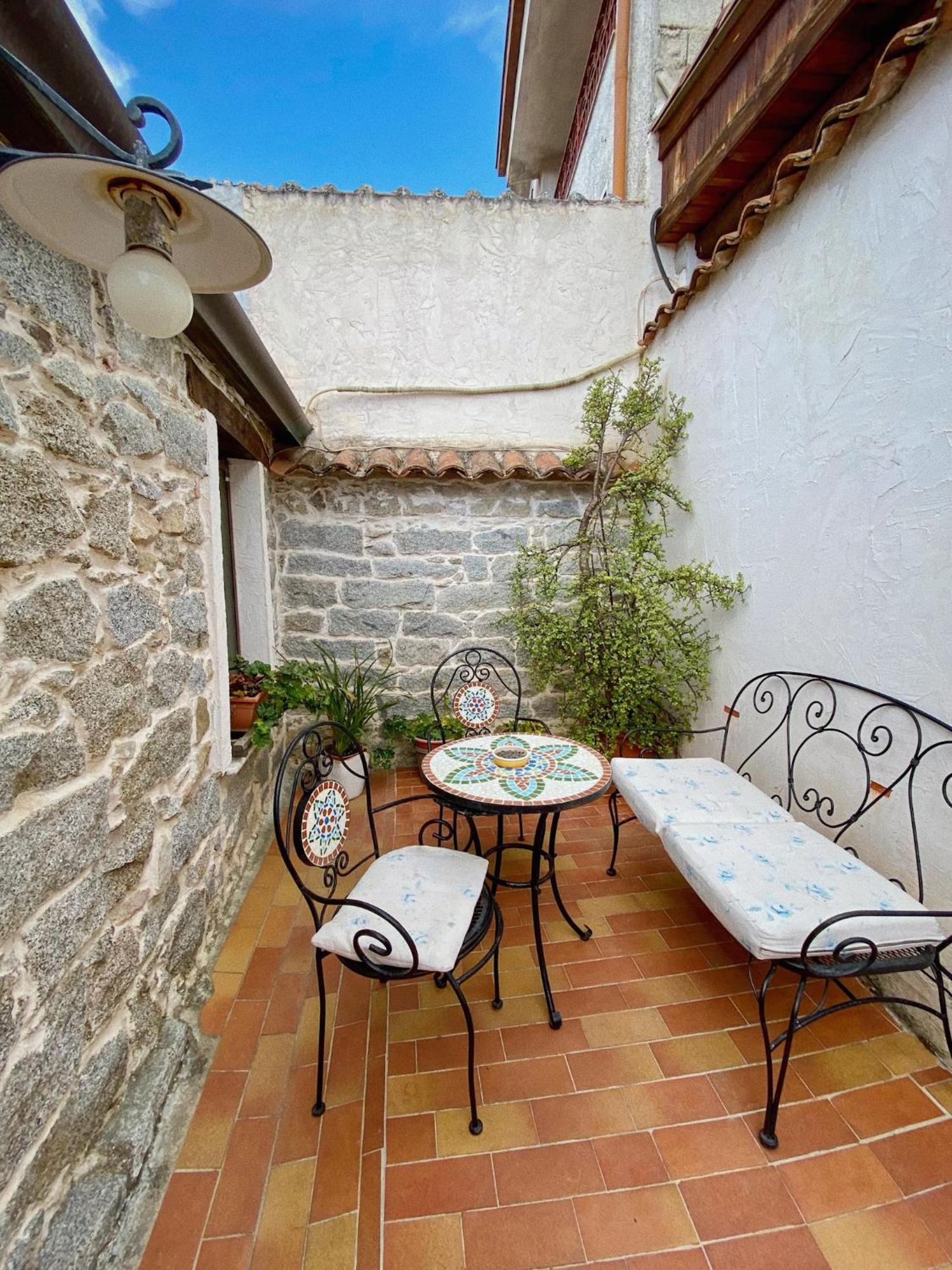 Domos Antigas Bed & Breakfast Bottidda Dış mekan fotoğraf